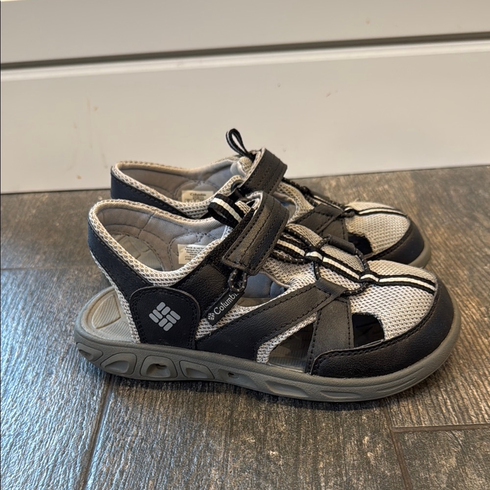 Columbia Black and Gray Sport Sandals with Rugged Sole